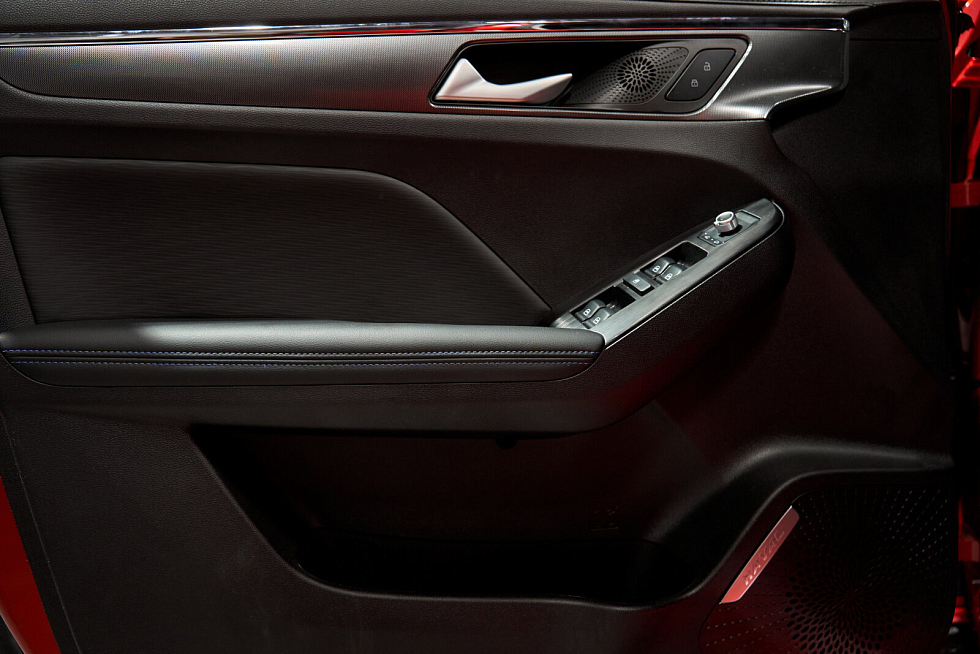 Haval Jolion Оптимум, красный