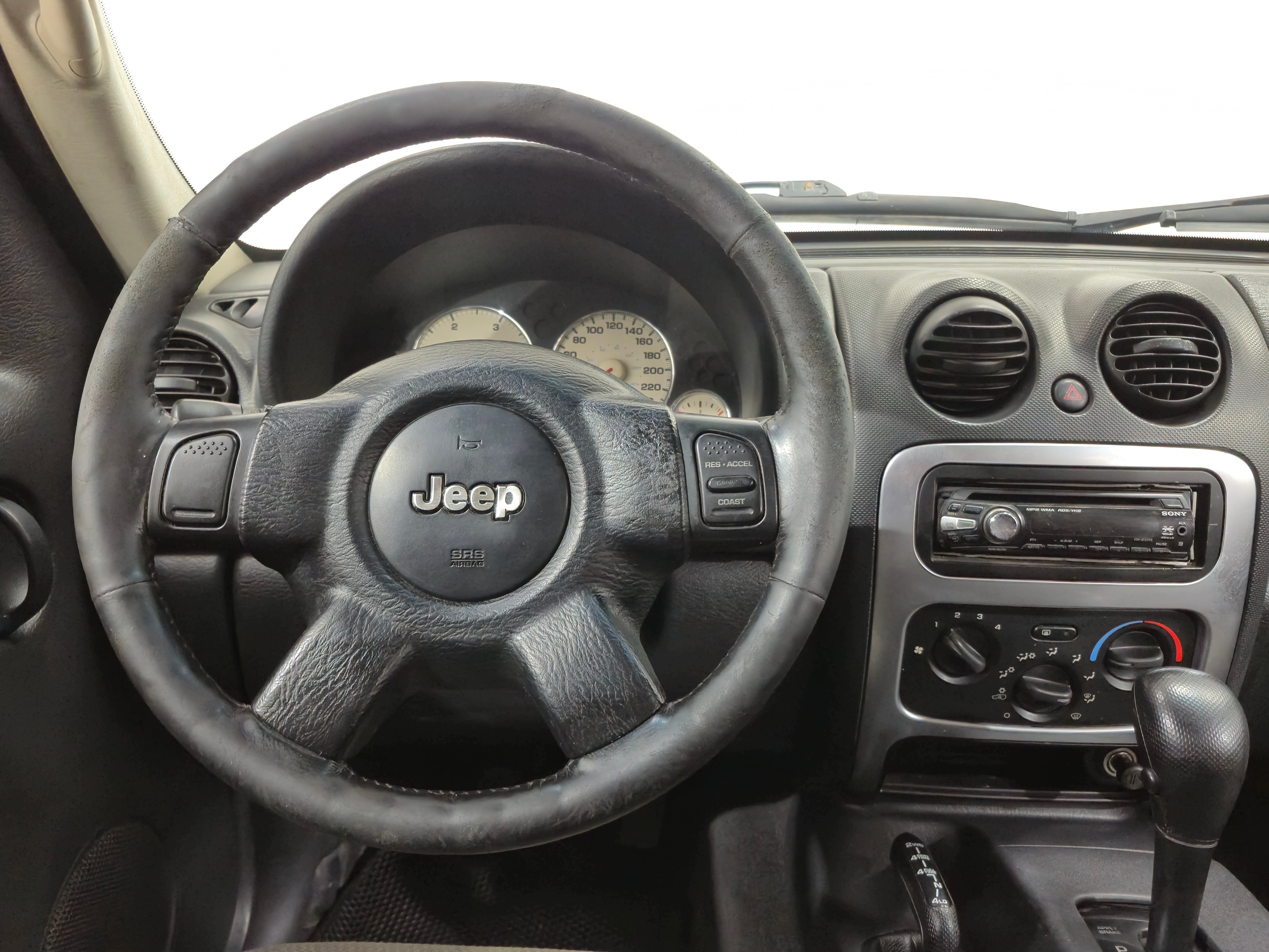 Jeep Cherokee, 2004 года, пробег 225511 км