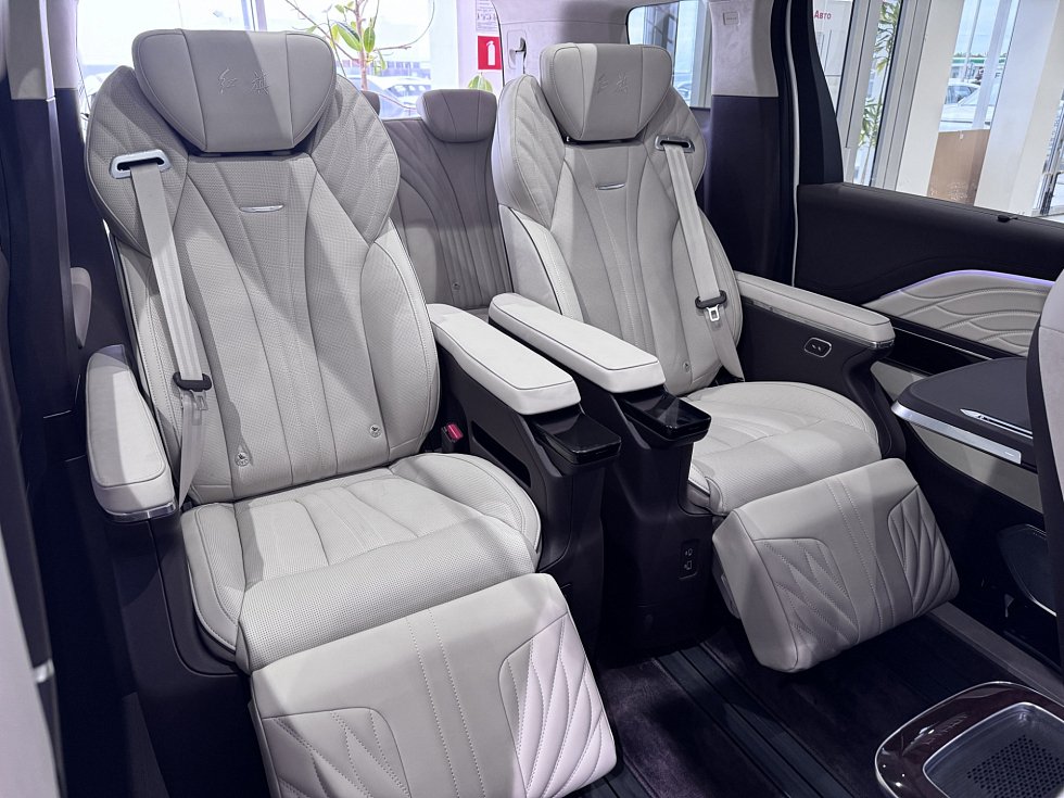 Hongqi HQ9 Бизнес (Executive), белый
