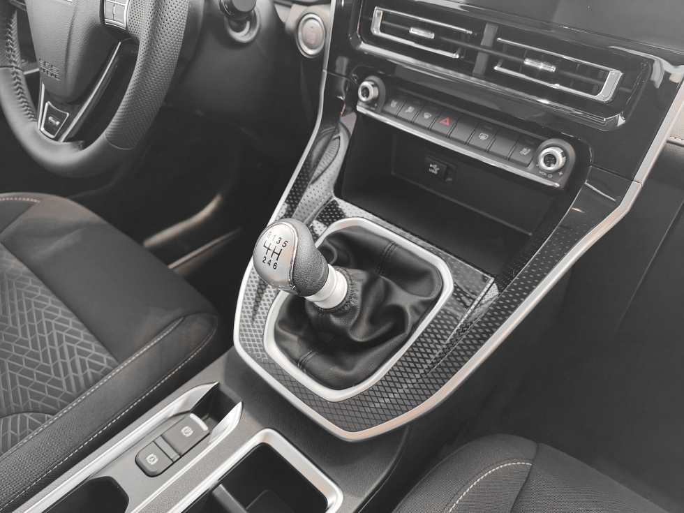 Haval M6 Оптимум, серебряный