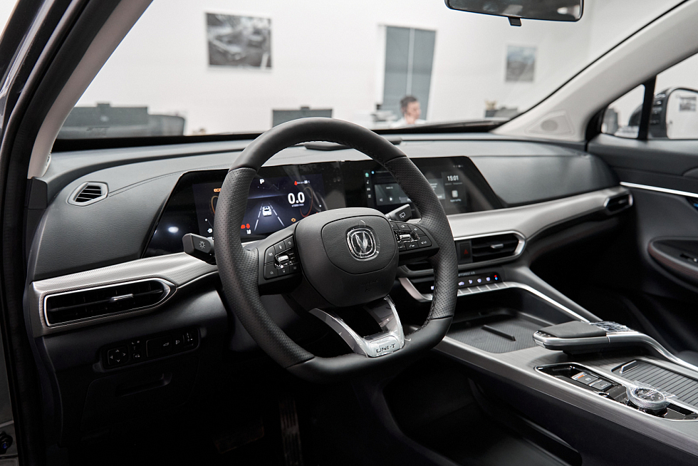 Changan UNI-T Техно, серый