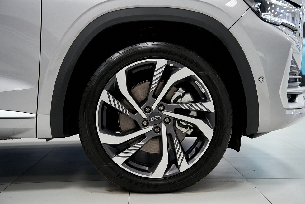 Geely Monjaro Flagship, серый