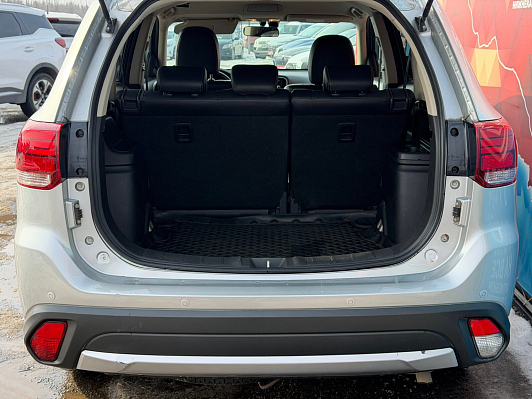 Mitsubishi Outlander Intense, 2016 года, пробег 210921 км