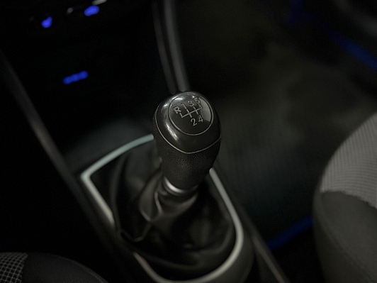 Hyundai Solaris Active, 2012 года, пробег 132726 км