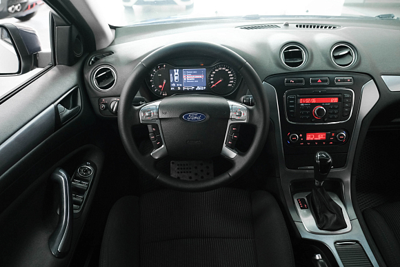 Ford Mondeo Trend, 2013 года, пробег 221194 км
