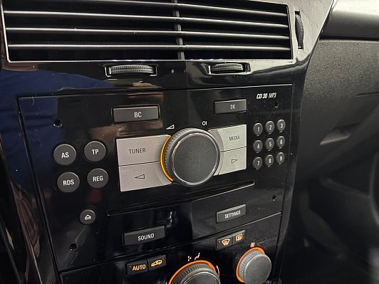 Opel Astra, 2014 года, пробег 182340 км