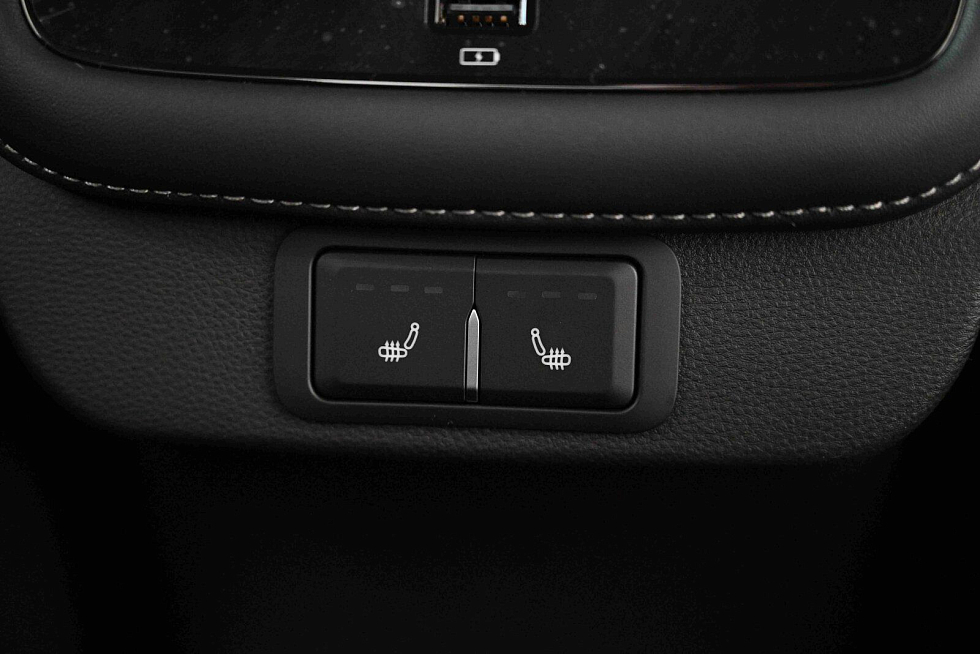 Chery Arrizo 8 Ultra Black, серебряный