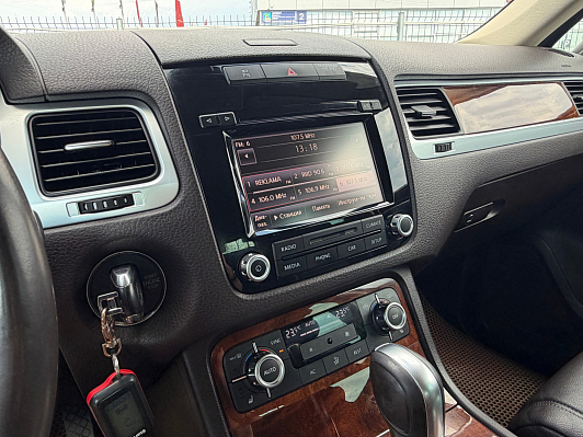 Volkswagen Touareg, 2013 года, пробег 198980 км