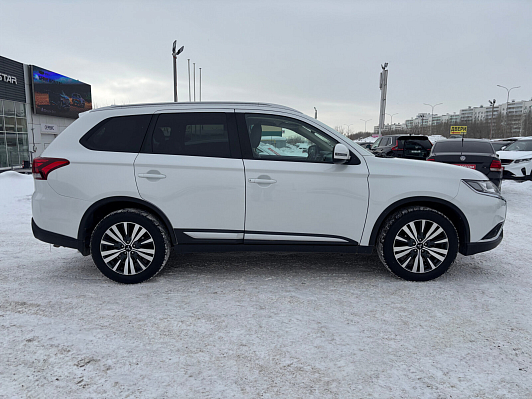 Mitsubishi Outlander Instyle, 2021 года, пробег 83293 км