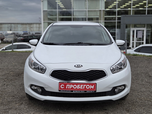 Kia Ceed Luxe, 2015 года, пробег 177299 км