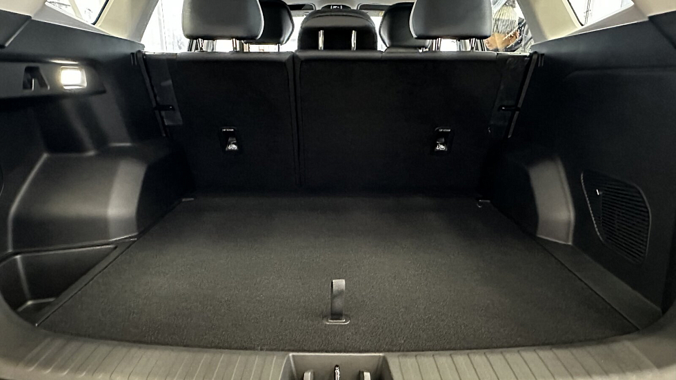 Geely Atlas Flagship, серебряный