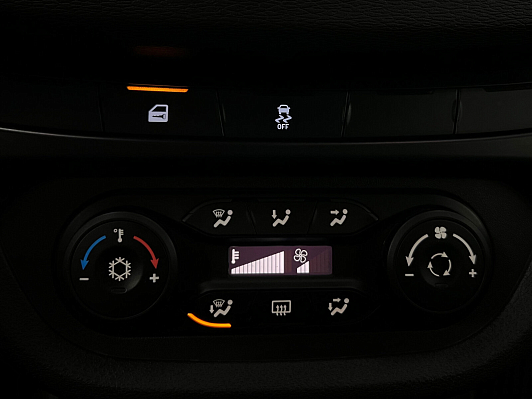 Lada (ВАЗ) Vesta, 2021 года, пробег 135000 км