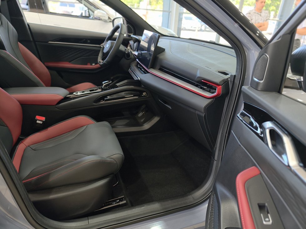 Geely Coolray Эксклюзив, серый