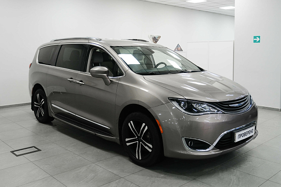 Chrysler Pacifica, 2017 года, пробег 77836 км