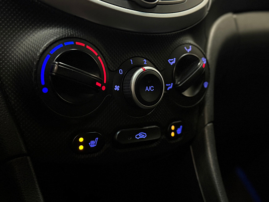 Hyundai Solaris Active, 2012 года, пробег 132726 км