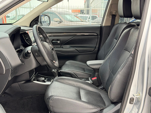 Mitsubishi Outlander Intense+, 2018 года, пробег 148000 км