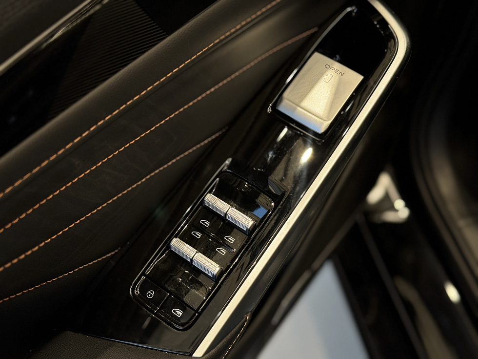 Geely Preface Флагман, черный