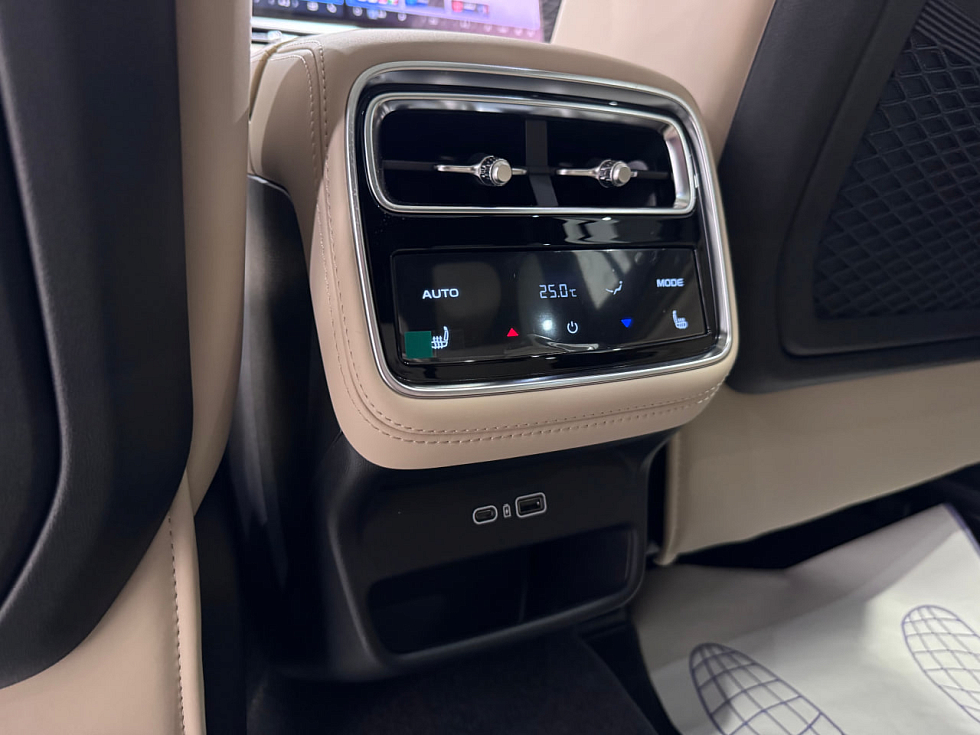 Geely Monjaro Flagship, серый