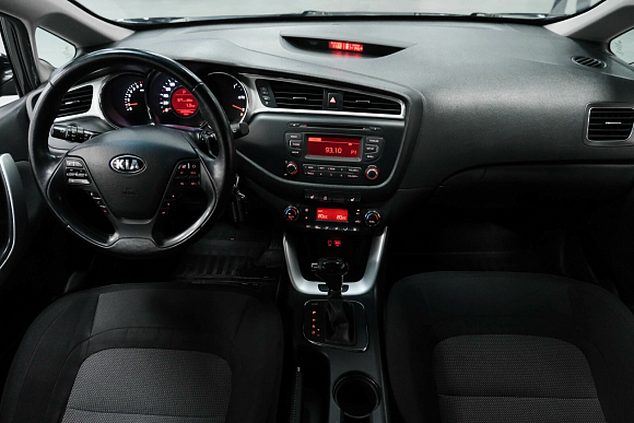 Kia Ceed Luxe, 2018 года, пробег 160283 км
