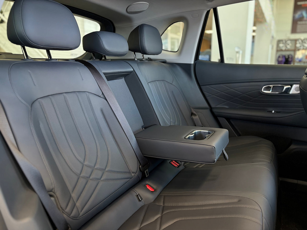 Geely EX5 EM-i Про, черный