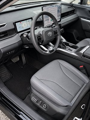 Toyota RAV4 Luxury, 2026 года, пробег 268 км