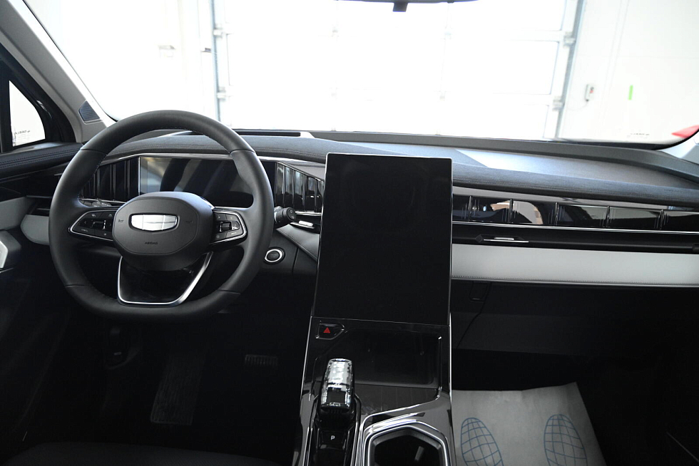 Geely Atlas Люкс, зеленый