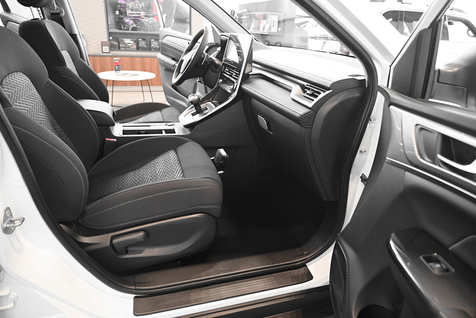 Haval M6 Оптимум, белый