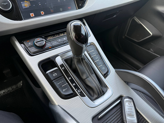 Geely Atlas Luxury, 2019 года, пробег 88317 км