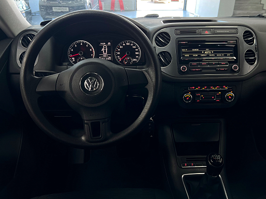 Volkswagen Tiguan Avenue, 2014 года, пробег 136810 км