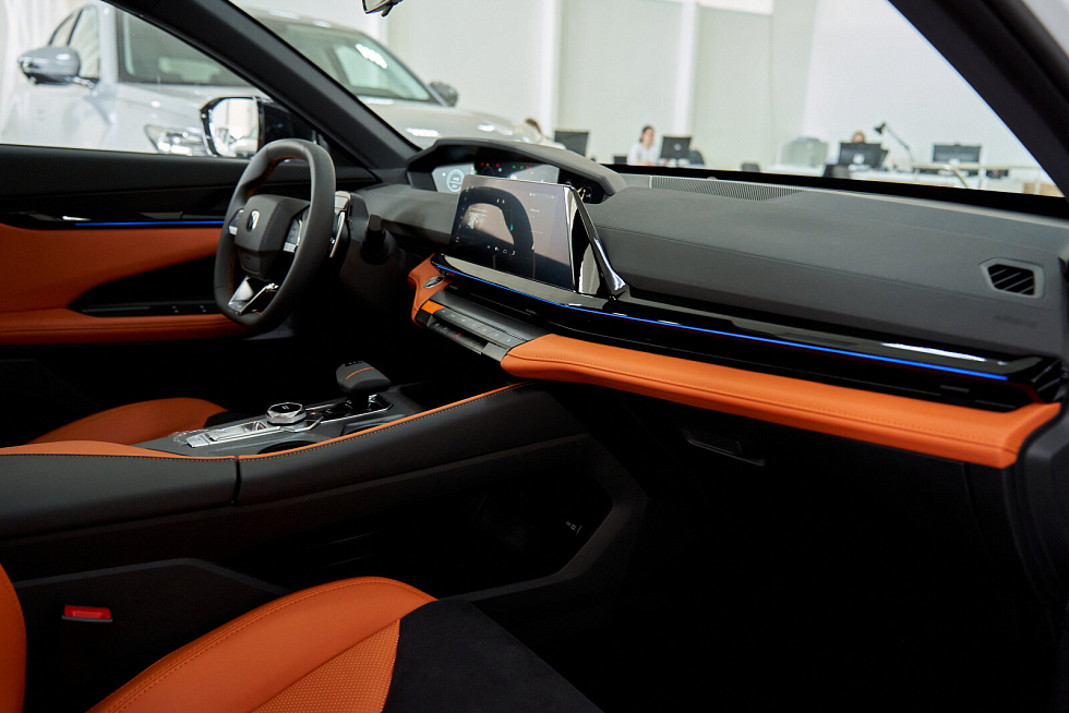 Changan UNI-V Luxe, белый