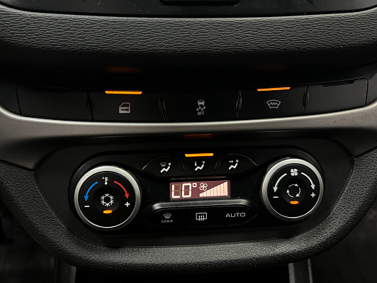 Lada (ВАЗ) Vesta Luxe Multimedia, 2017 года, пробег 111636 км