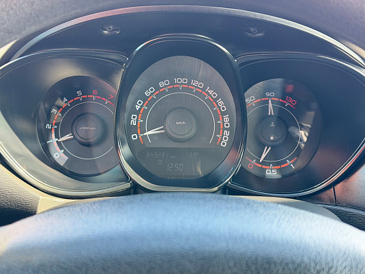 Lada (ВАЗ) Vesta Comfort Multimedia, 2017 года, пробег 64000 км