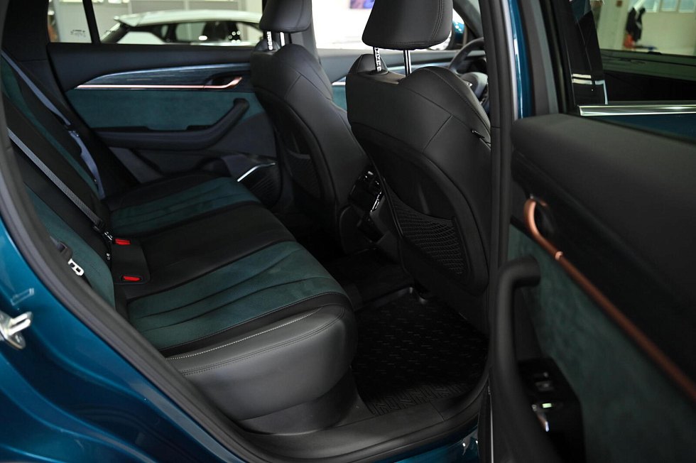 Geely Monjaro Exclusive, синий