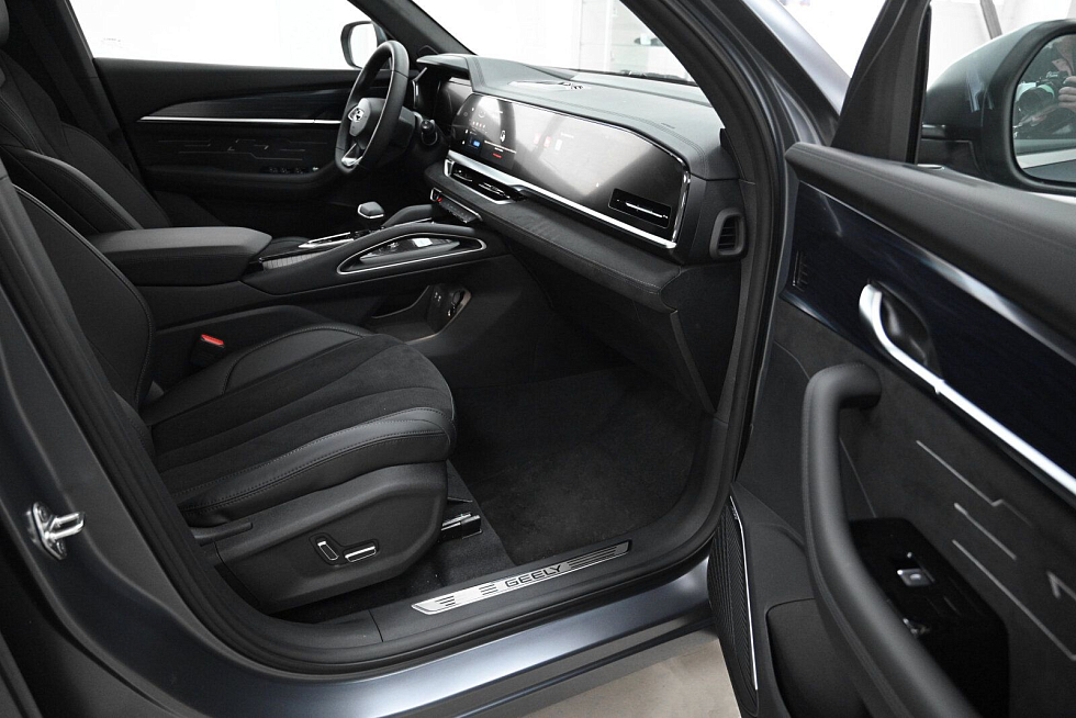 Geely Monjaro Exclusive (2023-2025), серый