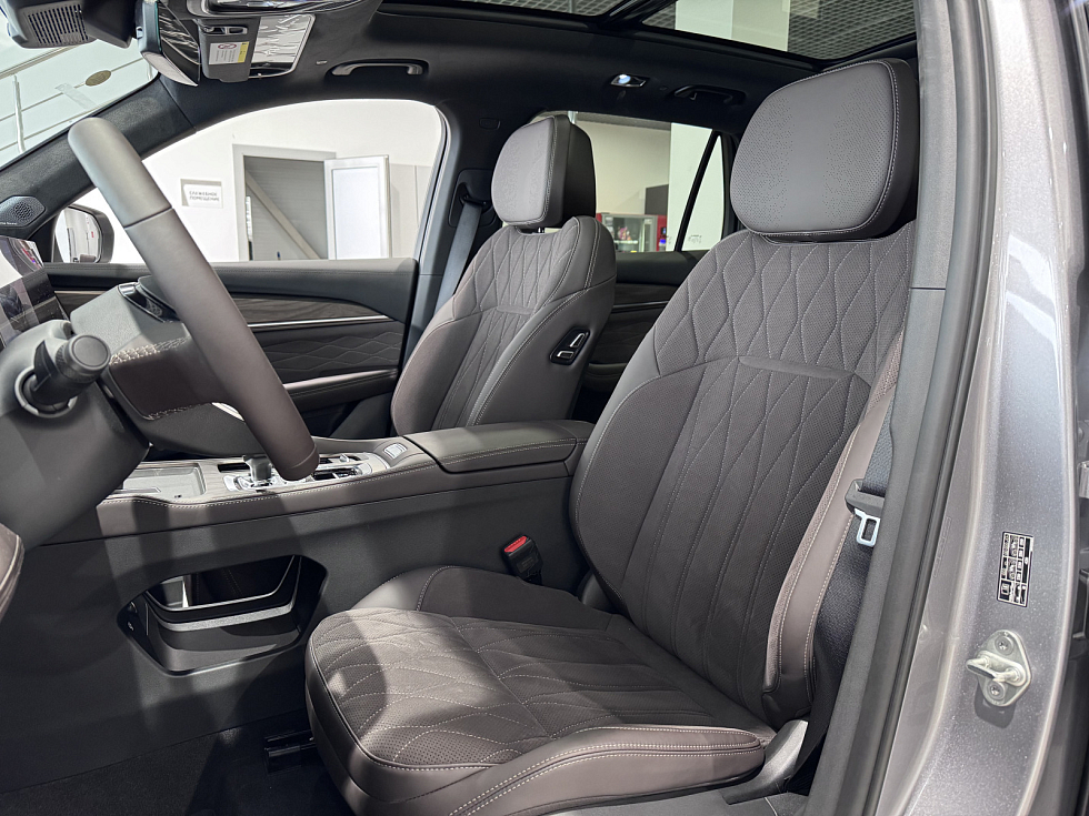 Geely Monjaro Flagship, серебряный