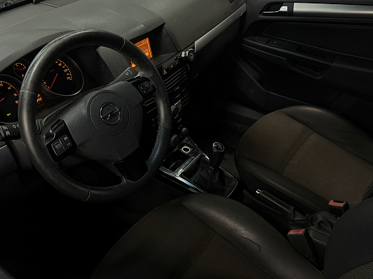 Opel Astra, 2011 года, пробег 233840 км