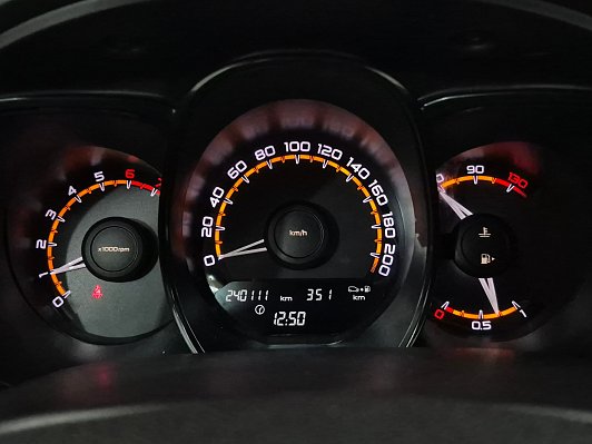 Lada (ВАЗ) Vesta Comfort, 2019 года, пробег 239444 км