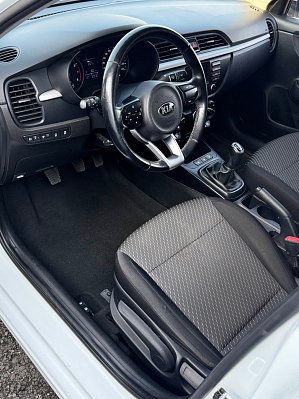 Kia Rio Luxe, 2017 года, пробег 103900 км