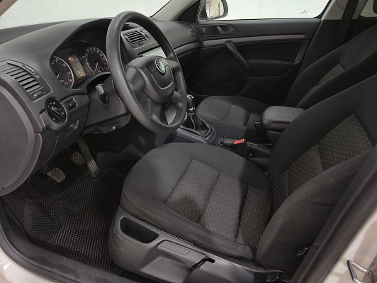 Skoda Octavia Ambition, 2012 года, пробег 290251 км