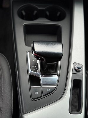 Audi A4 35 TFSI S tronic Edition One, 2020 года, пробег 124378 км