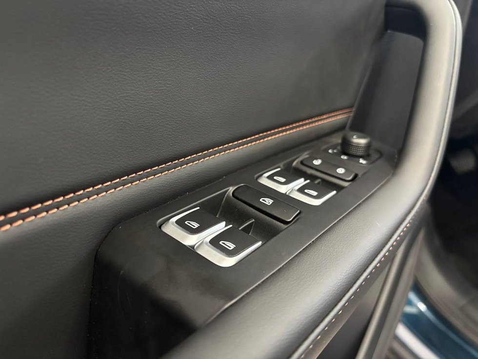 Geely Okavango Luxury, синий