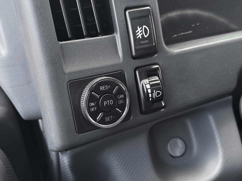 Isuzu Elf (N-series) , белый