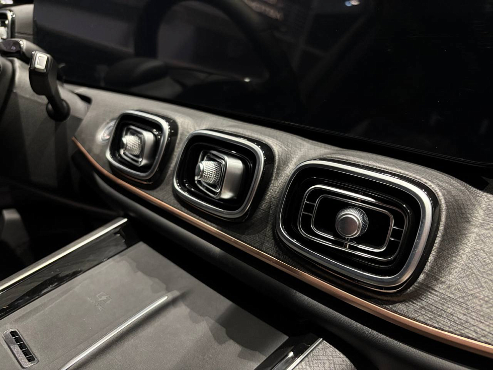 Jaecoo J8 Престиж, черный