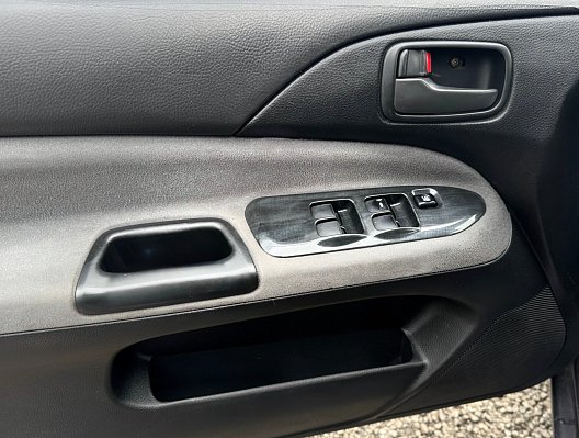 Mitsubishi Lancer, 2004 года, пробег 186672 км