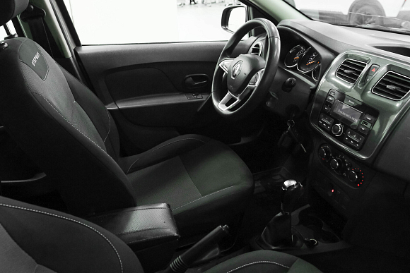 Renault Logan Stepway Life City, 2019 года, пробег 150000 км