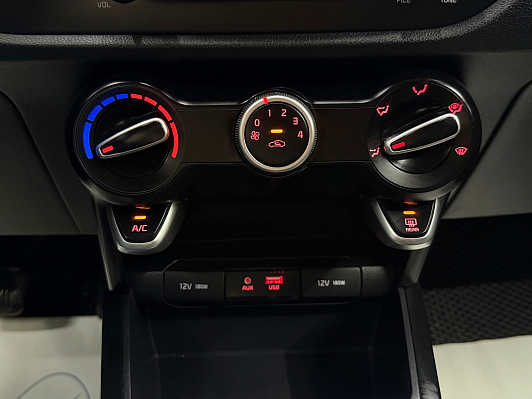 Kia Rio Luxe, 2018 года, пробег 125338 км