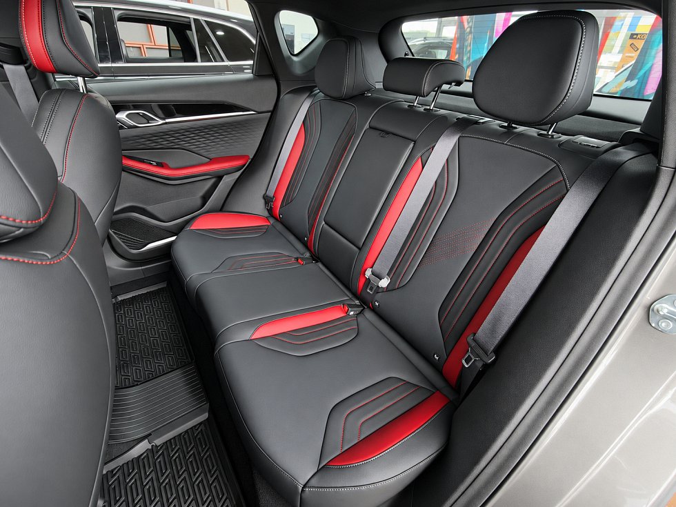 Geely Coolray Эксклюзив, серый