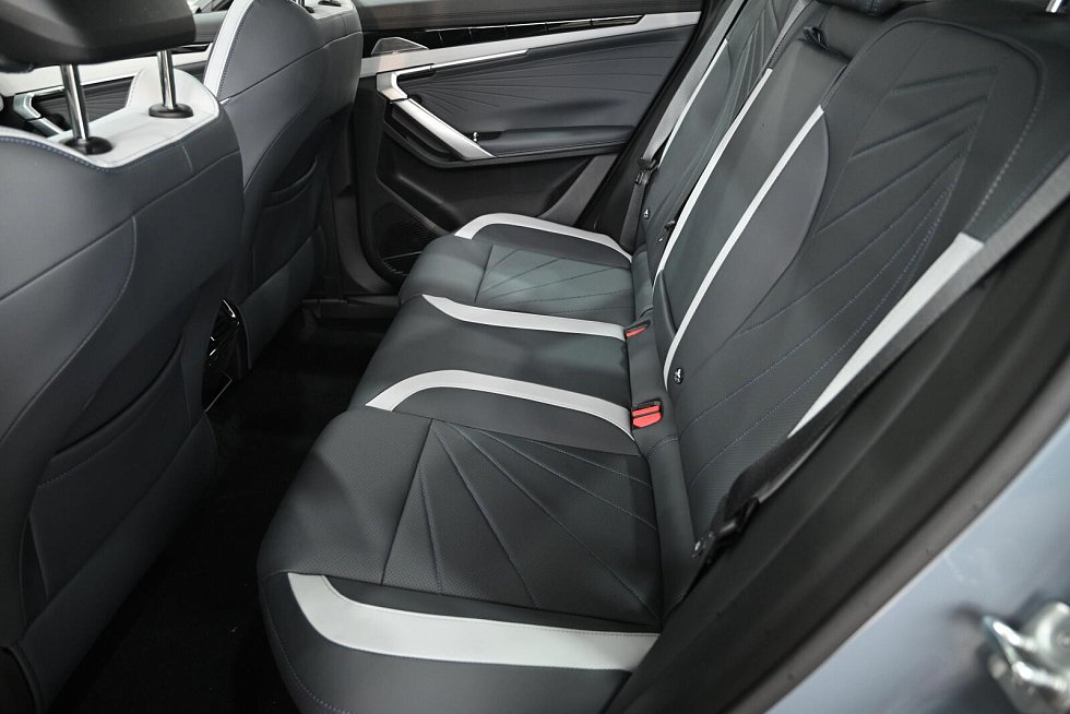 Geely Atlas Спорт, голубой