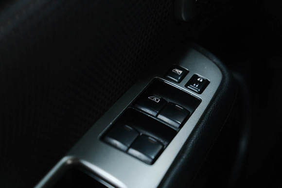 Nissan Tiida, 2010 года, пробег 219000 км