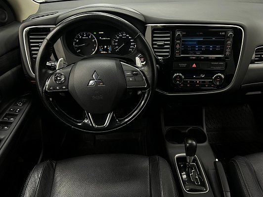 Mitsubishi Outlander Ultimate, 2015 года, пробег 159511 км